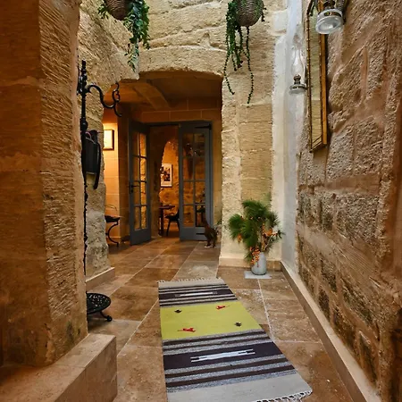 Il Luzzu - For You! 3* Victoria